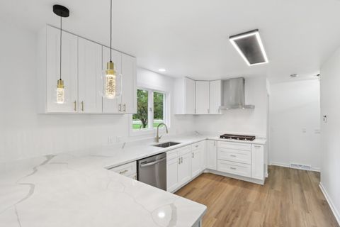 Tiny photo for 23 Oak Lawn Avenue, Yorkville, IL 60560 (MLS # 12446230)