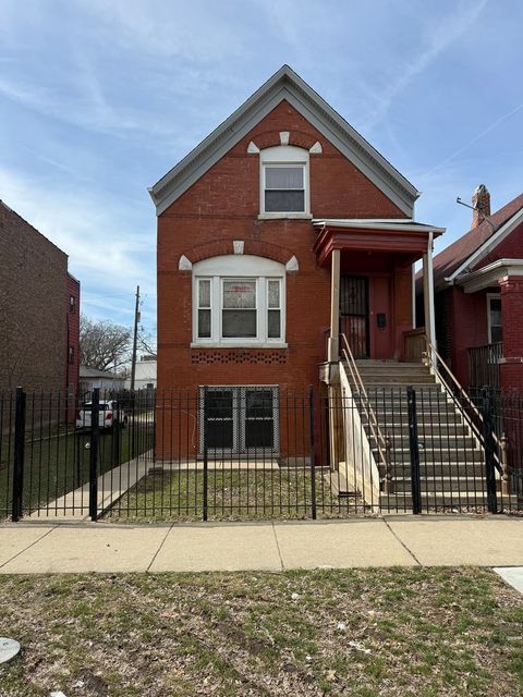 830 N SPRINGFIELD Avenue Chicago IL 60651