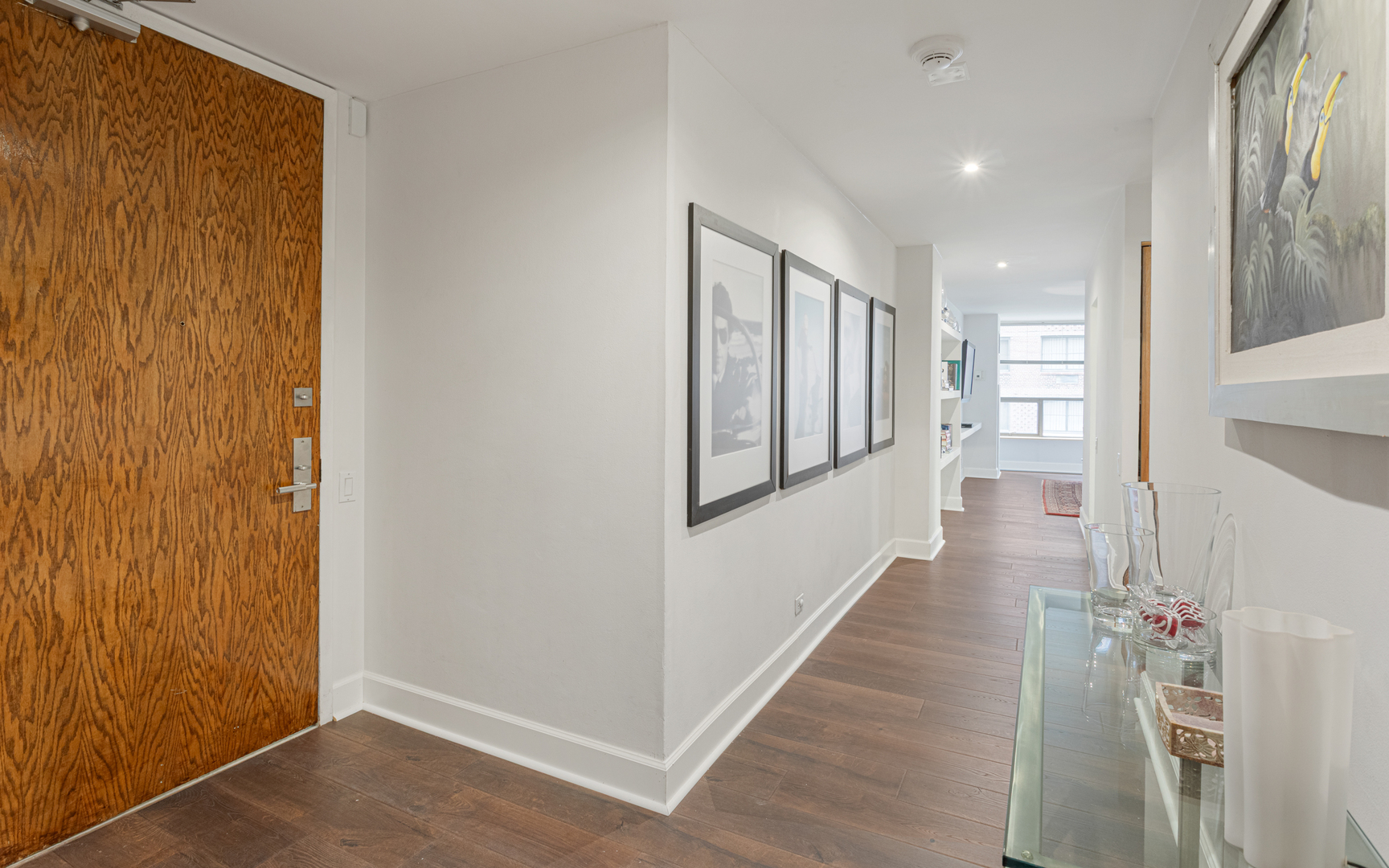 110 E Delaware Place 401