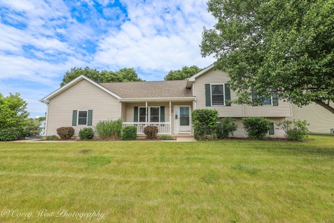Photo of 480 N Aspen Drive, Cortland, IL 60112 (MLS # 12650855)