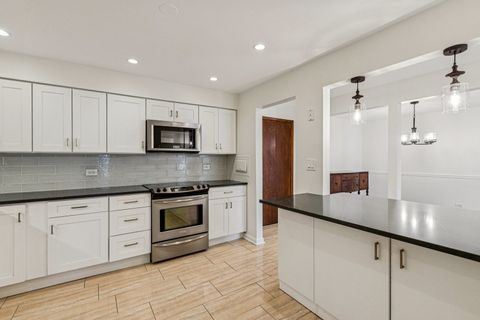 Tiny photo for 835 JUDSON Avenue #305, Evanston, IL 60202 (MLS # 12526646)