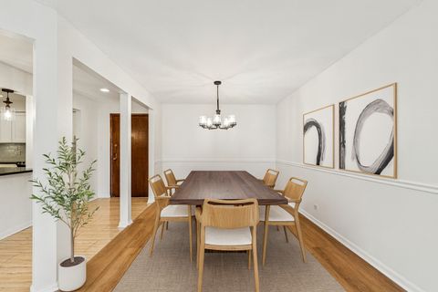 Tiny photo for 835 JUDSON Avenue #305, Evanston, IL 60202 (MLS # 12526646)