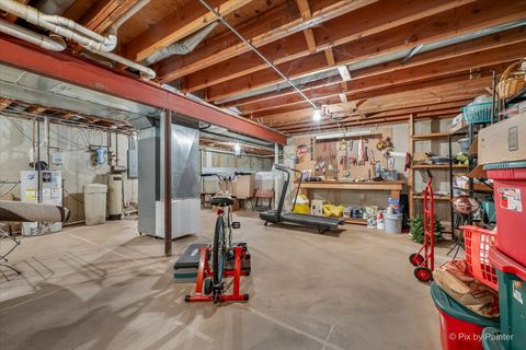 Tiny photo for 5N490 Hidden Springs Drive, St. Charles, IL 60175 (MLS # 12569788)