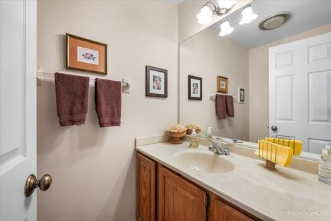 Tiny photo for 5N490 Hidden Springs Drive, St. Charles, IL 60175 (MLS # 12569788)