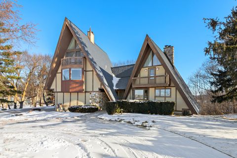 Photo of 7814 N Pillow Hill Road, Spring Grove, IL 60081 (MLS # 12550621)