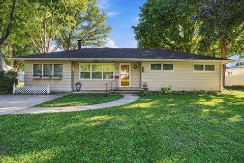 Photo of 910 Warren Street, Chenoa, IL 61726 (MLS # 12790546)