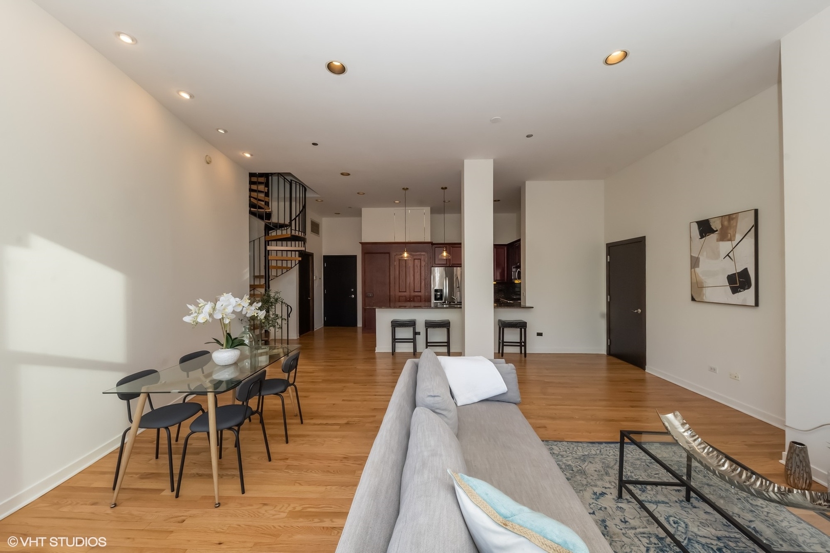 333 W HUBBARD Street 1002