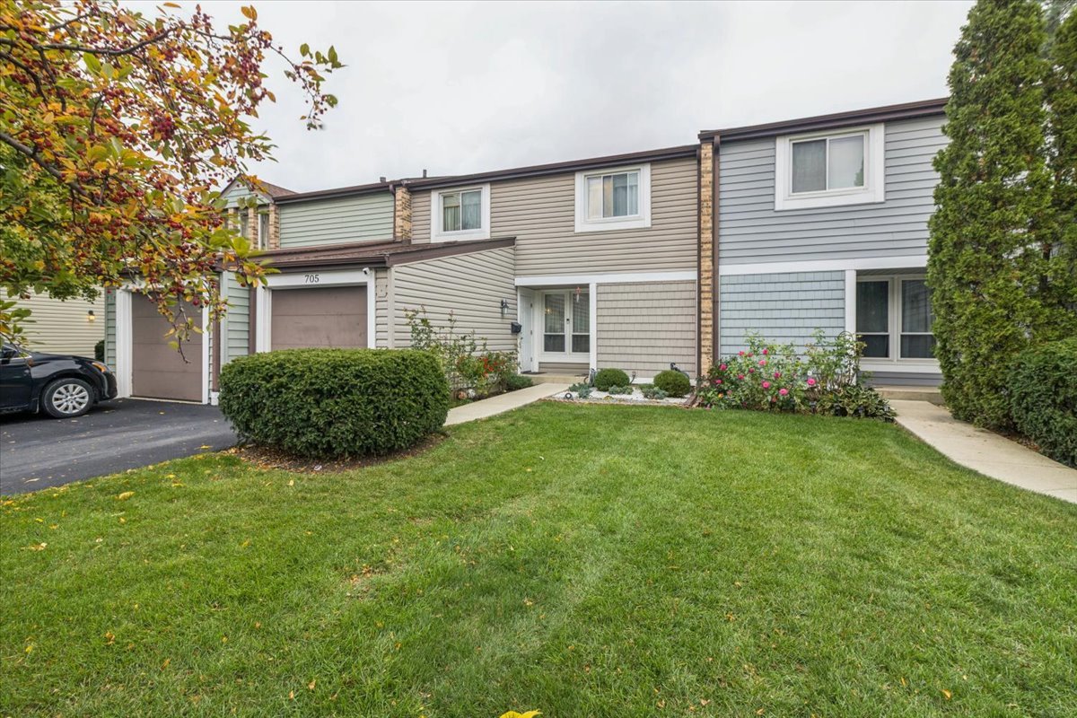 705 Lakeside Cir Drive