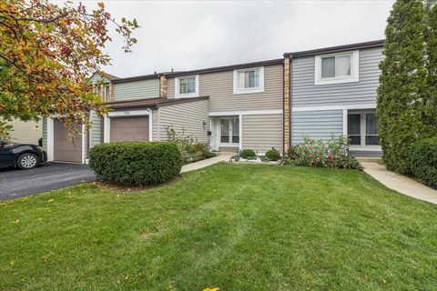 Tiny photo for 705 Lakeside Cir Drive, Wheeling, IL 60090 (MLS # 12501370)