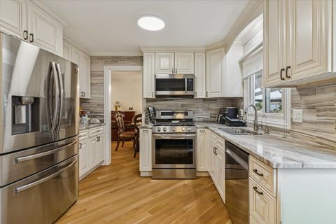 Tiny photo for 705 Lakeside Cir Drive, Wheeling, IL 60090 (MLS # 12501370)