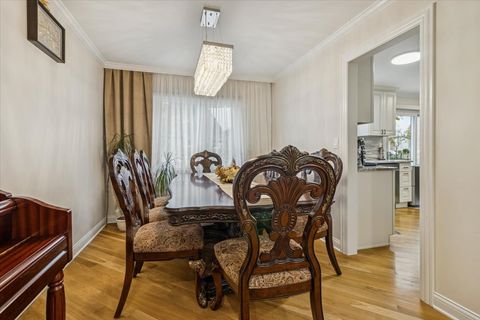 Tiny photo for 705 Lakeside Cir Drive, Wheeling, IL 60090 (MLS # 12501370)