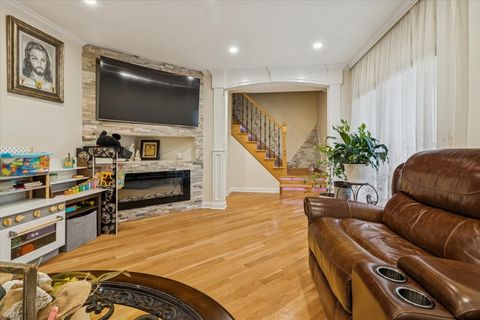 Tiny photo for 705 Lakeside Cir Drive, Wheeling, IL 60090 (MLS # 12501370)