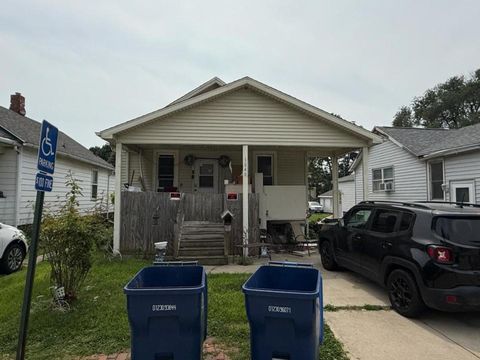 Photo of 1040 3rd Street, Lasalle, IL 61301 (MLS # 12442193)