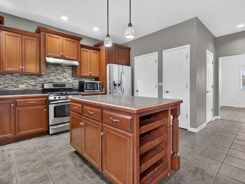 Tiny photo for 1010 Heritage Drive, Diamond, IL 60416 (MLS # 12772820)