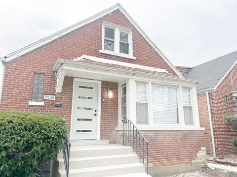 9536 S Woodlawn Avenue Chicago IL 60628