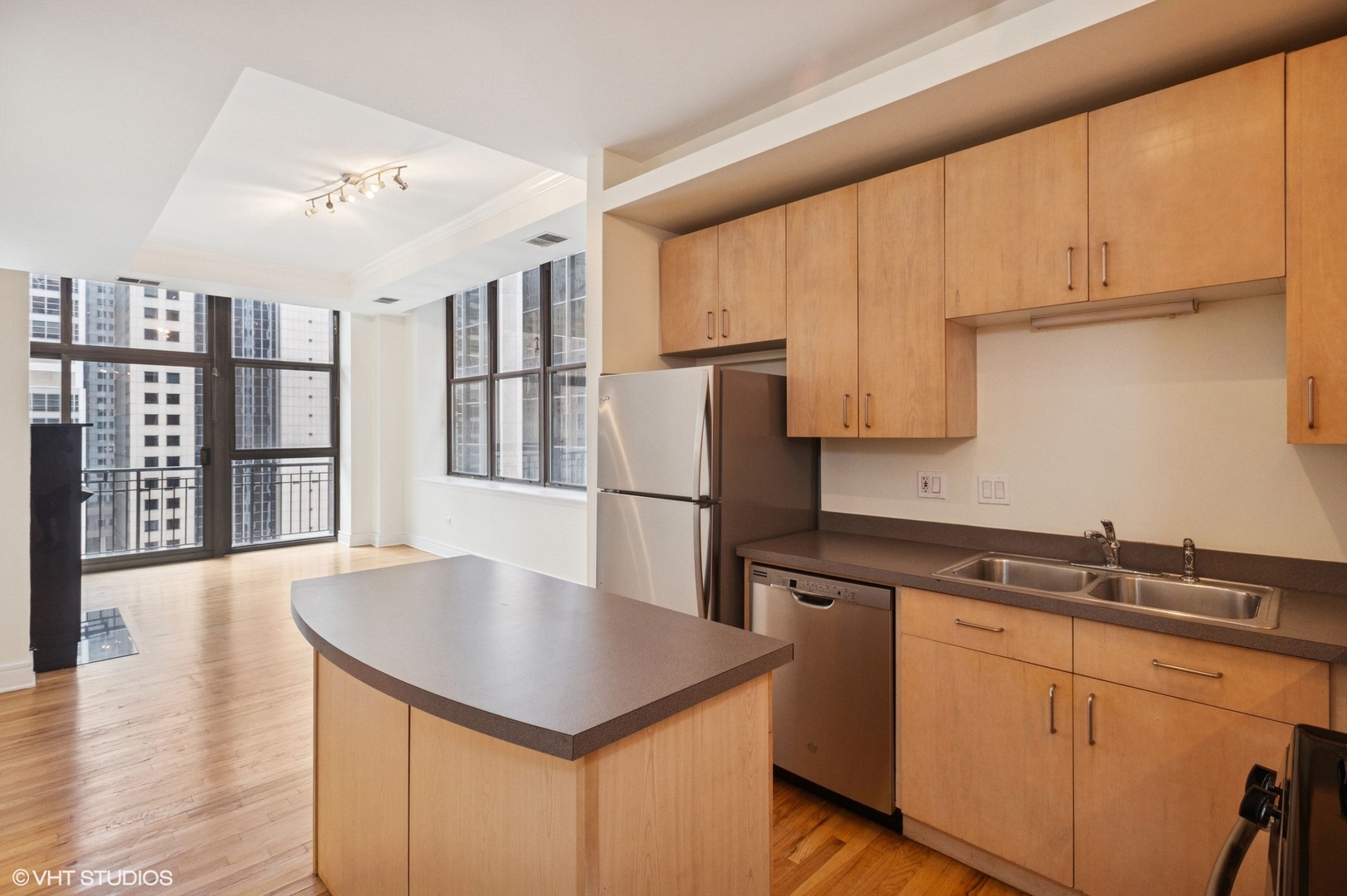 212 W Washington Street 1112