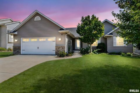 Tiny photo for 6451 FRIENDSHIP Path, Bettendorf, IA 52722 (MLS # QC4267390)