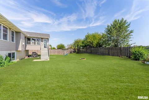 Tiny photo for 6451 FRIENDSHIP Path, Bettendorf, IA 52722 (MLS # QC4267390)