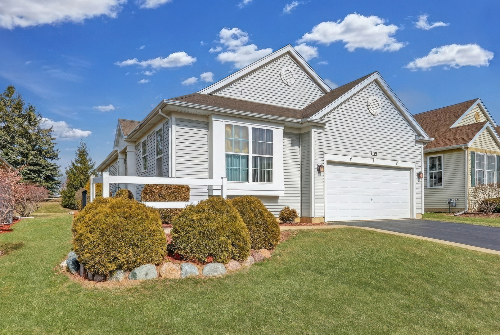 39 W Vandermeer Drive