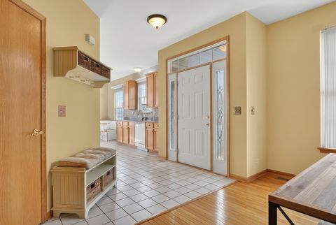 Tiny photo for 39 W Vandermeer Drive, Antioch, IL 60002 (MLS # 12560063)