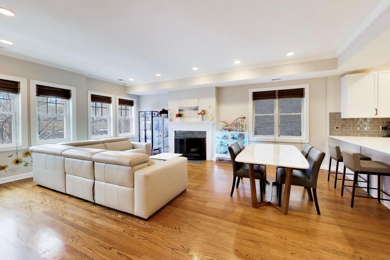 618 W Oakdale Avenue 4