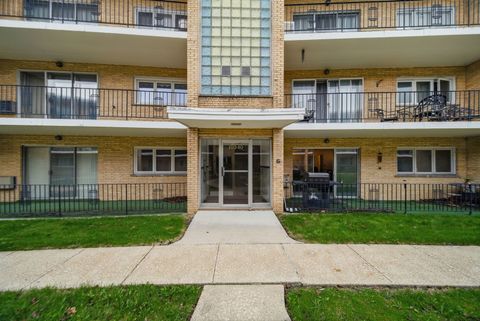 Tiny photo for 10340 S Pulaski Road #103, Oak Lawn, IL 60453 (MLS # 12626065)