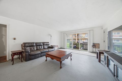 Tiny photo for 10340 S Pulaski Road #103, Oak Lawn, IL 60453 (MLS # 12626065)