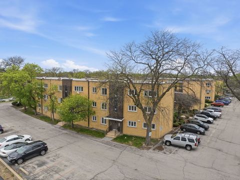 Tiny photo for 10340 S Pulaski Road #103, Oak Lawn, IL 60453 (MLS # 12626065)