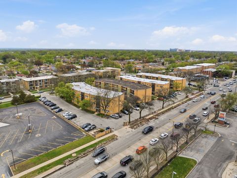 Tiny photo for 10340 S Pulaski Road #103, Oak Lawn, IL 60453 (MLS # 12626065)