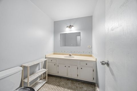 Tiny photo for 10340 S Pulaski Road #103, Oak Lawn, IL 60453 (MLS # 12626065)