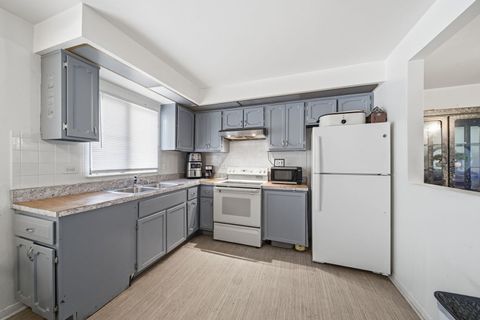 Tiny photo for 10340 S Pulaski Road #103, Oak Lawn, IL 60453 (MLS # 12626065)