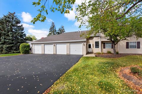 Photo of 48 N Victoria Lane #B, Streamwood, IL 60107 (MLS # 12493679) Photo of 48 N Victoria Lane #B, Streamwood, IL 60107 (MLS # 12493679)