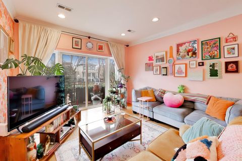 Tiny photo for 2000 W Greenleaf Avenue #1, Chicago, IL 60645 (MLS # 12609231)