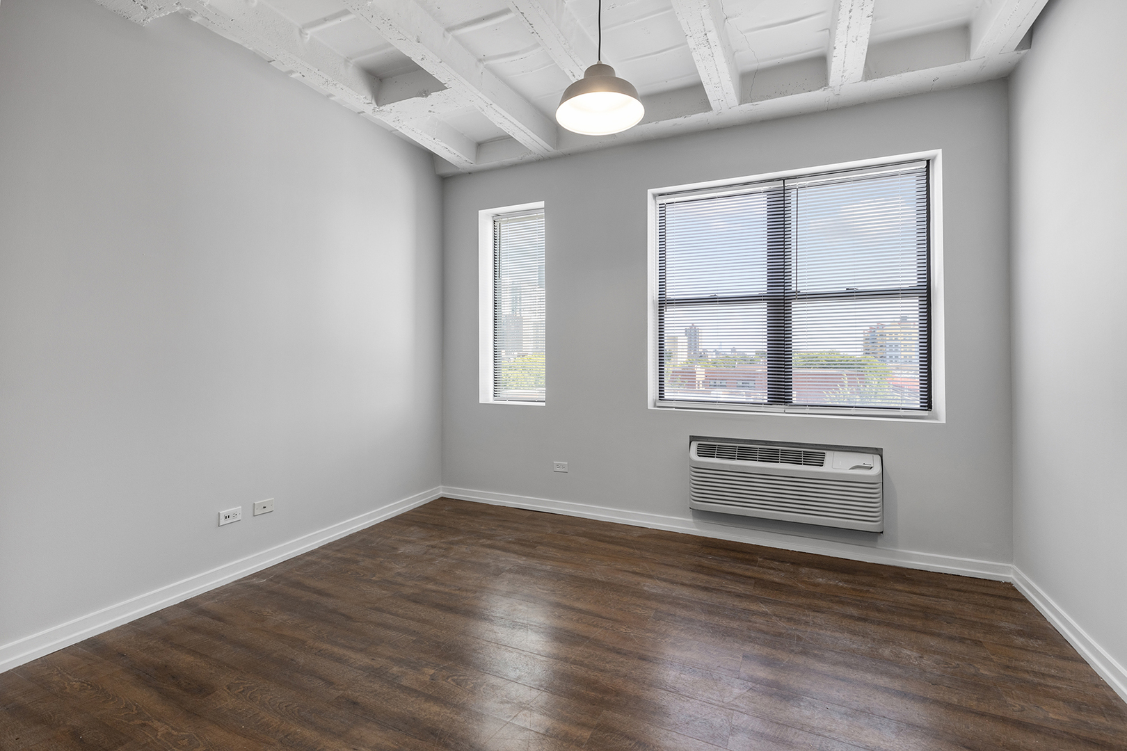 5718 N Winthrop Avenue 306