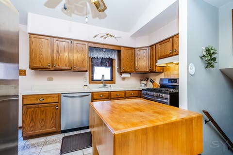 Tiny photo for 7924 W 79th Place, Bridgeview, IL 60455 (MLS # 12693663)