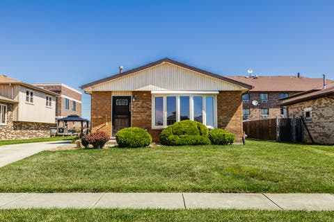 Photo of 7924 W 79th Place, Bridgeview, IL 60455 (MLS # 12693663)