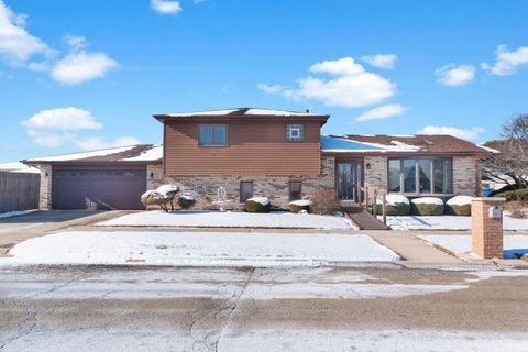 Photo of 5841 W 75th Place, Burbank, IL 60459 (MLS # 12523821)