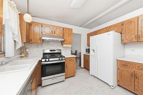 Tiny photo for 5841 W 75th Place, Burbank, IL 60459 (MLS # 12523821)
