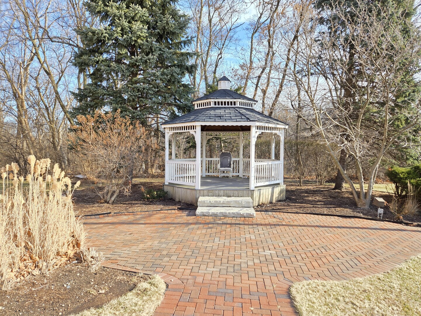 6815 N Milwaukee Avenue 210