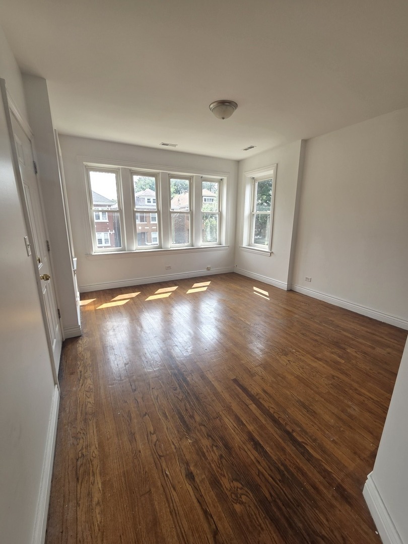 6928 S Maplewood Avenue