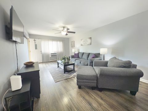 Tiny photo for 1313 S Rebecca Road #118, Lombard, IL 60148 (MLS # 12508704)