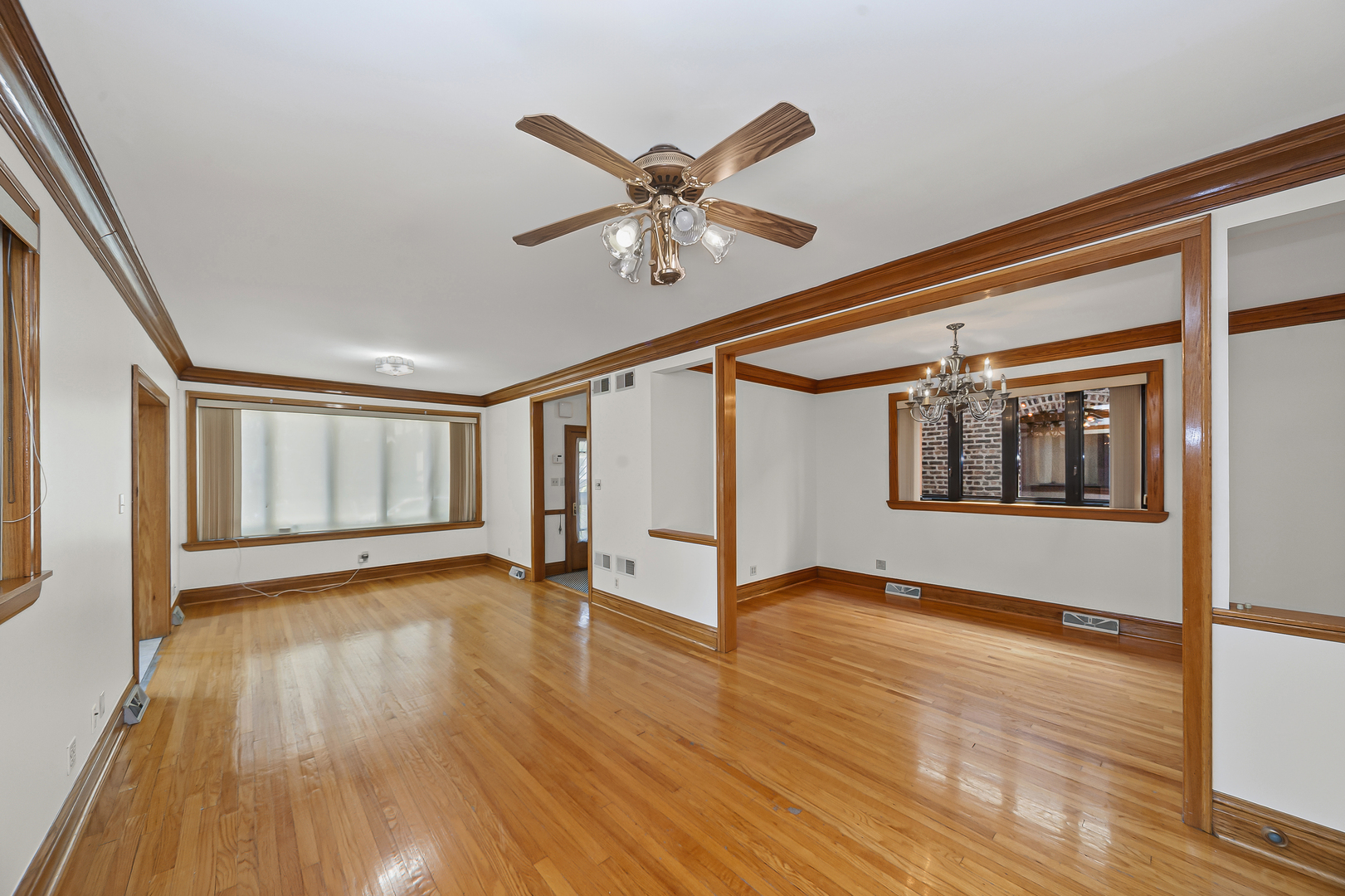 3011 S Emerald Avenue