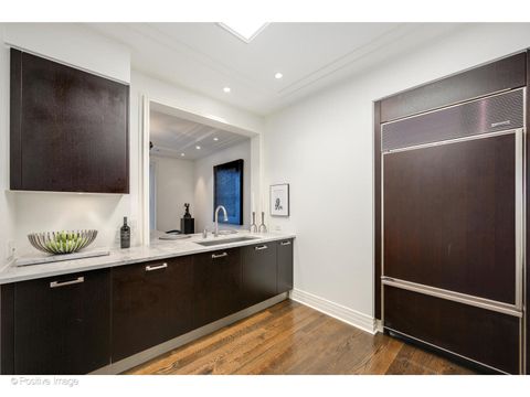 Tiny photo for 159 E Walton Place #7G, Chicago, IL 60611 (MLS # 12496865)