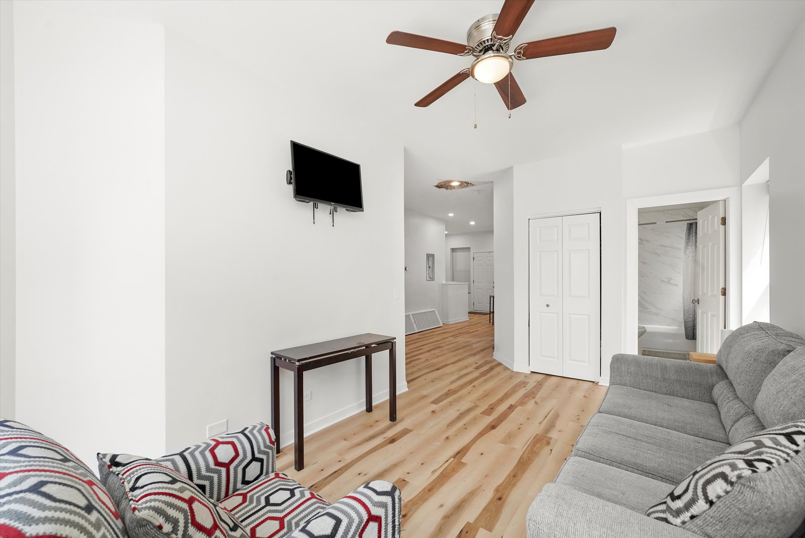 348 E 41ST Street 1