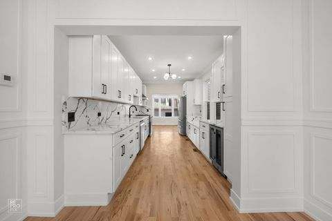 Tiny photo for 3641 N Hermitage Avenue, Chicago, IL 60613 (MLS # 12582755)