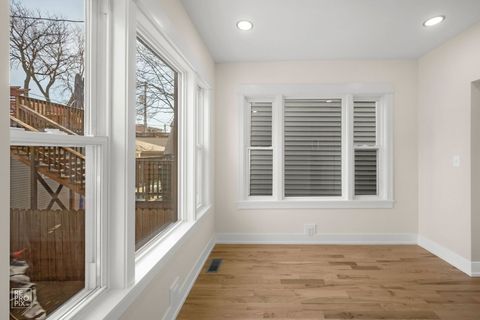 Tiny photo for 3641 N Hermitage Avenue, Chicago, IL 60613 (MLS # 12582755)