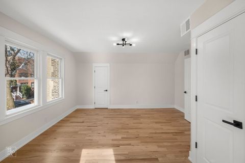 Tiny photo for 3641 N Hermitage Avenue, Chicago, IL 60613 (MLS # 12582755)