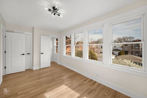 Tiny photo for 3641 N Hermitage Avenue, Chicago, IL 60613 (MLS # 12582755)