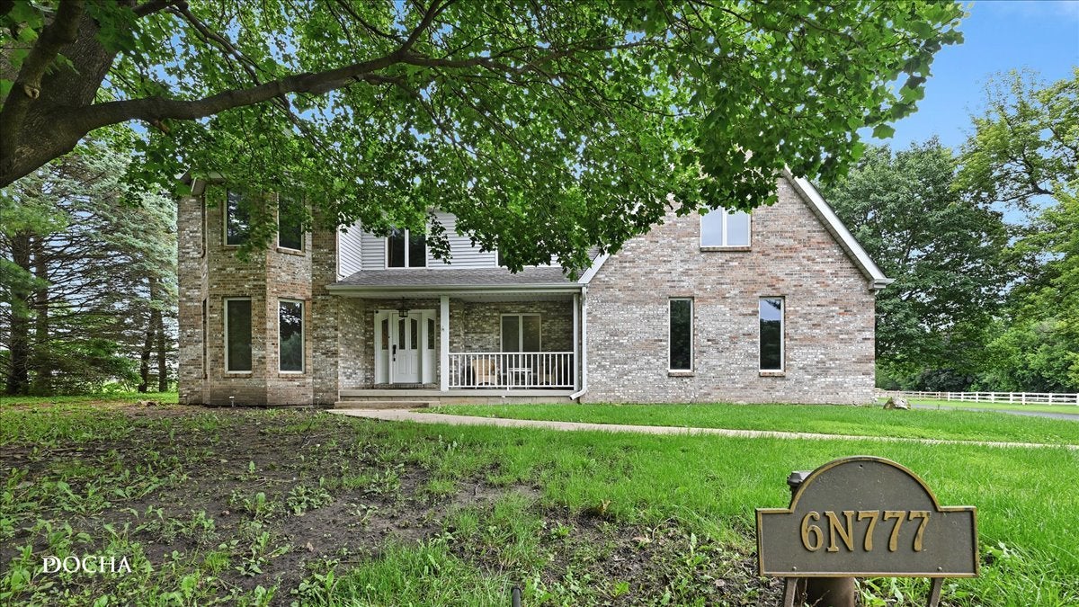 6N777 Palomino Drive