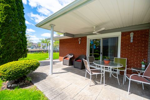 Tiny photo for 1720 N CHESTNUT Avenue, Arlington Heights, IL 60004 (MLS # 12639174)
